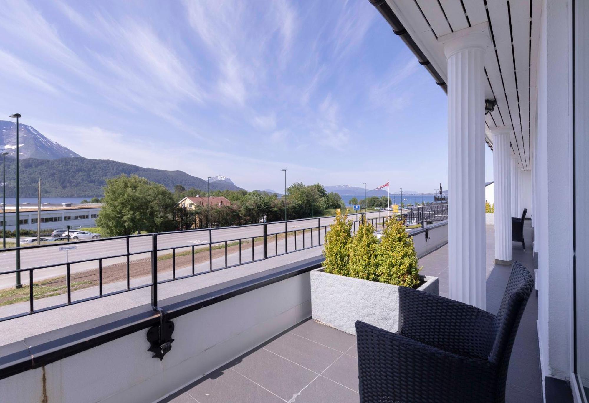 Aursnes Hotell Sykkylven Exteriér fotografie